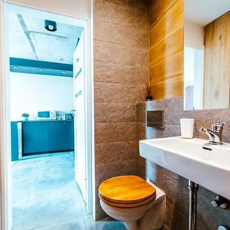 Industrial 9th Floor With Balcony And Views Appartamento Varsavia