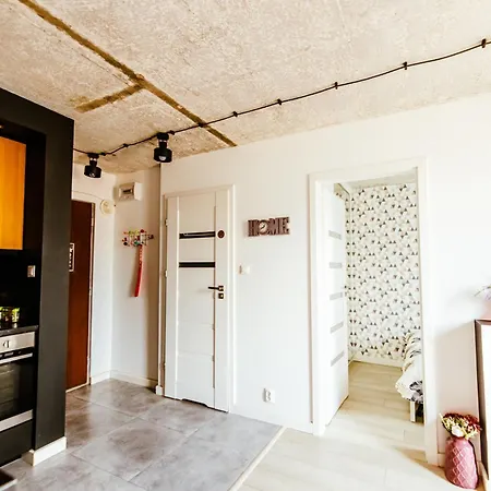 9th Floor Panoramic View Quiet Modern By Polandbnb *