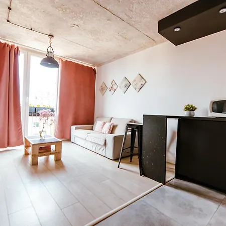 Industrial 9th Floor With Balcony And Views * Varsavia