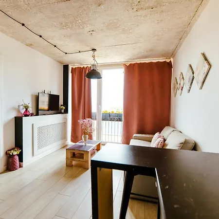 Industrial 9th Floor With Balcony And Views Appartamento