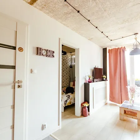 Industrial 9th Floor With Balcony And Views Appartamento Varsavia