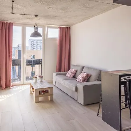 Industrial 9th Floor With Balcony And Views Varsavia